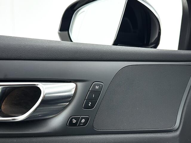 Volvo V60 B4 Plus Dark | Parkeercamera | Stoel- en stuurverwarming | Trekhaak