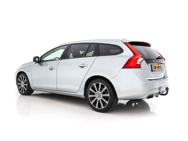 Volvo V60 2.4 D6 AWD Twin Engine Momentum Aut. *PANO | NAVI-FULLMAP | NAPPA-VOLLEDER | BI-XENON | CAMERA | ECC | PDC | CRUISE | SPORT-SEATS | 18"ALU*