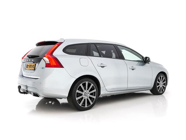 Volvo V60 2.4 D6 AWD Twin Engine Momentum Aut. *PANO | NAVI-FULLMAP | NAPPA-VOLLEDER | BI-XENON | CAMERA | ECC | PDC | CRUISE | SPORT-SEATS | 18"ALU*