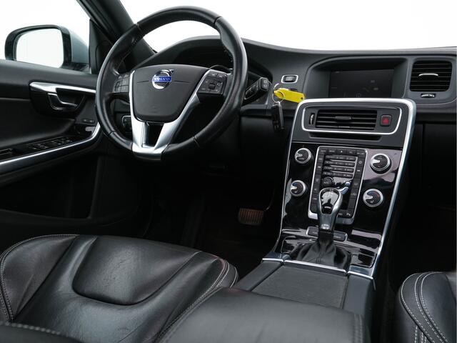 Volvo V60 2.4 D6 AWD Twin Engine Momentum Aut. *PANO | NAVI-FULLMAP | NAPPA-VOLLEDER | BI-XENON | CAMERA | ECC | PDC | CRUISE | SPORT-SEATS | 18"ALU*