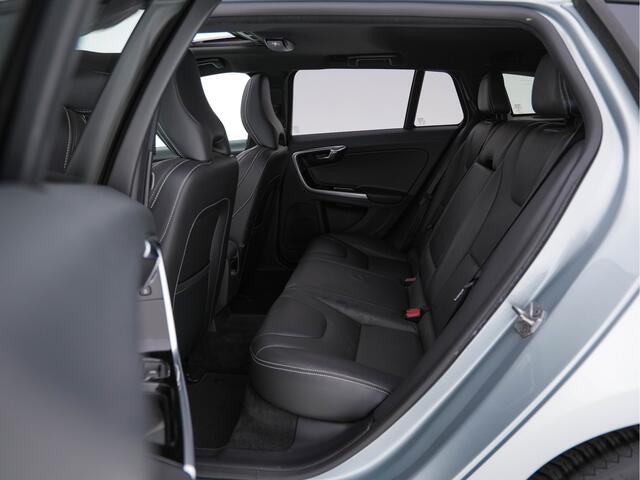 Volvo V60 2.4 D6 AWD Twin Engine Momentum Aut. *PANO | NAVI-FULLMAP | NAPPA-VOLLEDER | BI-XENON | CAMERA | ECC | PDC | CRUISE | SPORT-SEATS | 18"ALU*