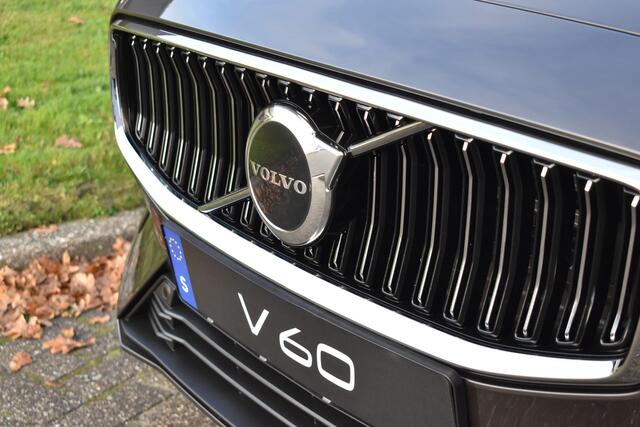 Volvo V60 T6 350PK Automaat Recharge AWD Essential Edition Leder | Camera | 19"LMV | Stoel-stuur verwarming | Getint glas