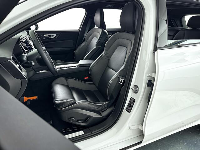 Volvo V60 B4 Aut. Plus Dark | Panoramadak | 360º camera | Harman Kardon | Trekhaak