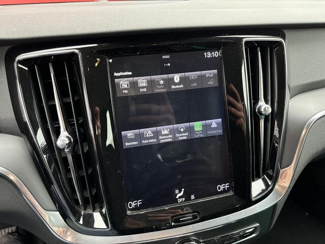 Volvo V60 2.0 T4 Momentum CARPLAY / DAB+ / ACC / DODEHOEK / NAVI / CLIMA / PDC / BLUETOOTH / NL-AUTO