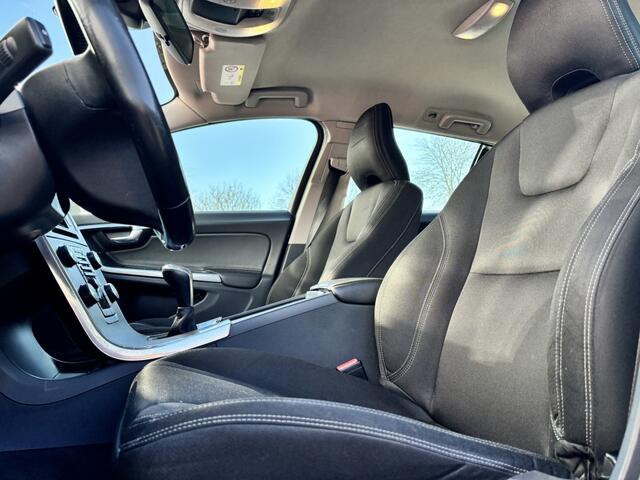 Volvo V60 2.0 D2 Kinetic | Navigatie | Climate | Cruise