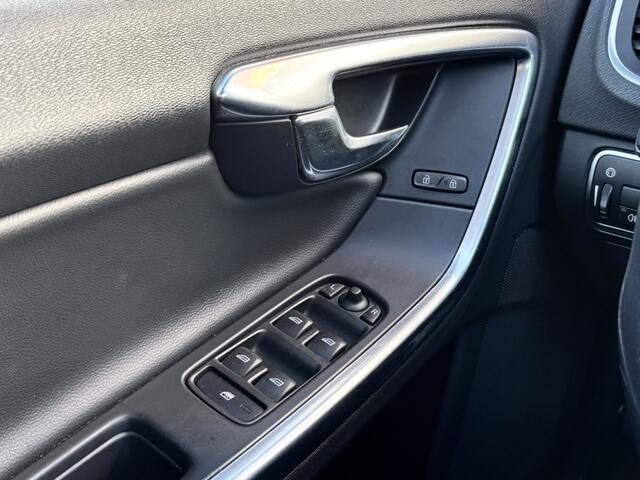 Volvo V60 2.0 D2 Kinetic | Navigatie | Climate | Cruise