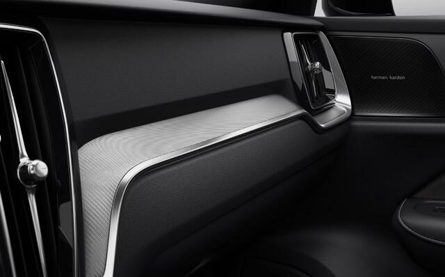 Volvo V60 2.0 T6 Plug-in hybrid AWD Plus Dark | Panodak | 19" | Getint glas | harman/kardon | Verwarmde voorruit