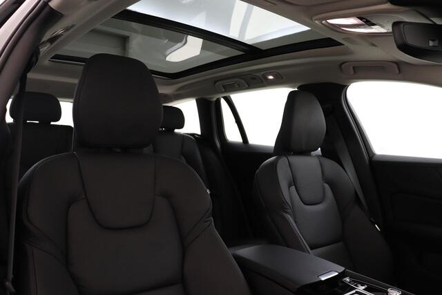 Volvo V60 T8 RECHARGE ULTRA DARK -PANO.DAK|HEAD-UP DISP.|CAMERA|HARMAN/KARDON