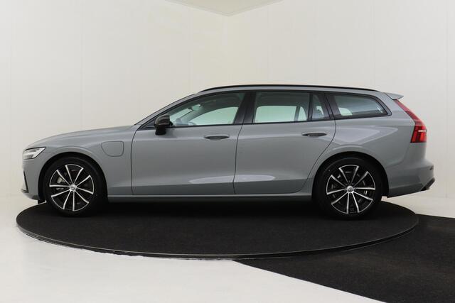 Volvo V60 T8 RECHARGE ULTRA DARK -PANO.DAK|HEAD-UP DISP.|CAMERA|HARMAN/KARDON