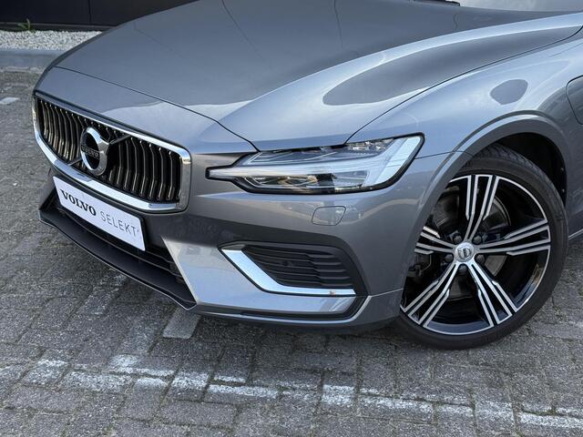 Volvo V60 2.0 T8 AWD Inscription , Automaat , Adaptive Cruise , Trekhaak , Panoramadak , Harman-Kardon , Camera , Leder , Stoelen+Stuur+Achterbank Verwarmd , BLIS , Carplay , DAB ,