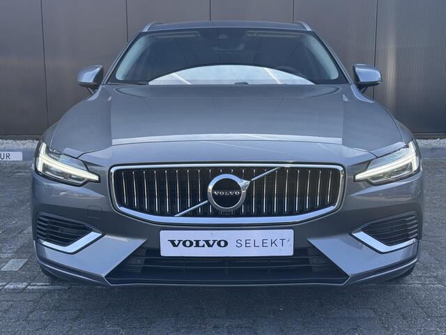 Volvo V60 2.0 T8 AWD Inscription , Automaat , Adaptive Cruise , Trekhaak , Panoramadak , Harman-Kardon , Camera , Leder , Stoelen+Stuur+Achterbank Verwarmd , BLIS , Carplay , DAB ,