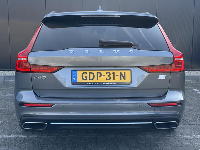 Volvo V60 2.0 T8 AWD Inscription , Automaat , Adaptive Cruise , Trekhaak , Panoramadak , Harman-Kardon , Camera , Leder , Stoelen+Stuur+Achterbank Verwarmd , BLIS , Carplay , DAB ,