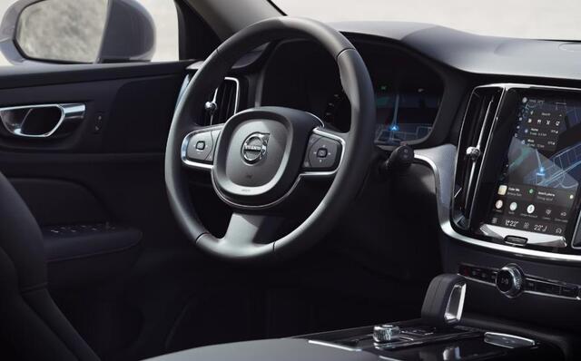 Volvo V60 2.0 T6 Plug-in hybrid AWD Essential | Driver Assist | Climate | Donker Glas | 19" | Park Assist Voor en Achter |