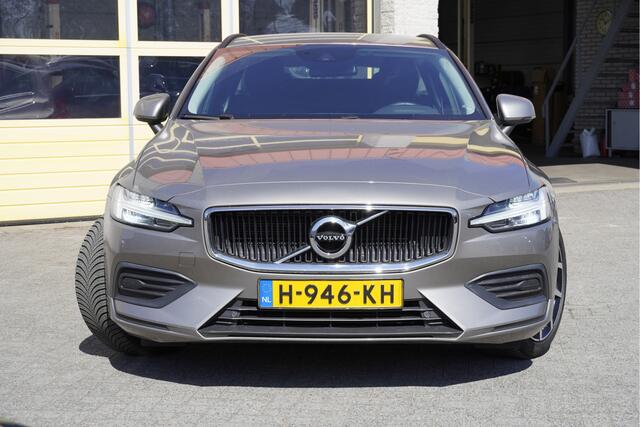 Volvo V60 2.0 T4 191PK! Automaat BJ2020 Lmv 18" | Led | Pdc | Navi | Elek. trekhaak | Verwarmd voorruit | Virtual cockpit | Climate control | Cruise control | Getint glas