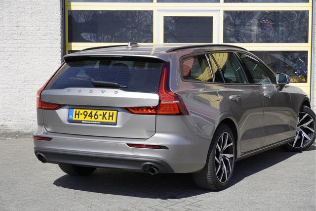 Volvo V60 2.0 T4 191PK! Automaat BJ2020 Lmv 18" | Led | Pdc | Navi | Elek. trekhaak | Verwarmd voorruit | Virtual cockpit | Climate control | Cruise control | Getint glas