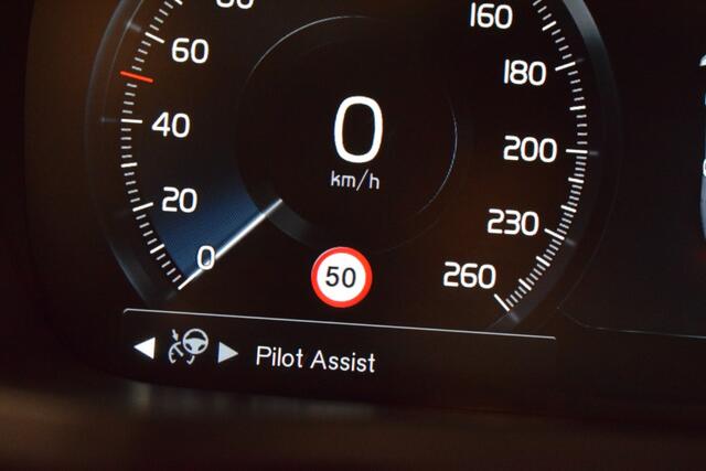 Volvo V60 2.0 B5 250pk AUT8 Inscription Mild Hybr. Leer/ Stoel verw./ Adapt. Cruise/ Donker glas