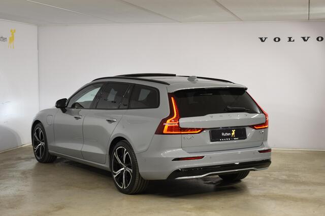 Volvo V60 T6 350PK Automaat AWD Ultra Dark / Adaptieve Cruisecontrol / Parkeersensoren / Stoelverwarming / Stuurverwarming / 360 Camera / Elektrische Stoelen /