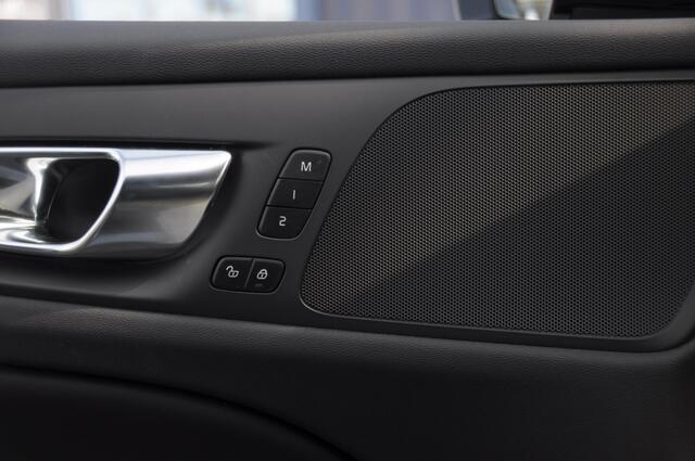 Volvo V60 T6 350PK Automaat Plus Dark / cruise control / Apple carplay / Elektrische stoelen met geheugen / Parkeersensoren met camera / Elektrische achterklep