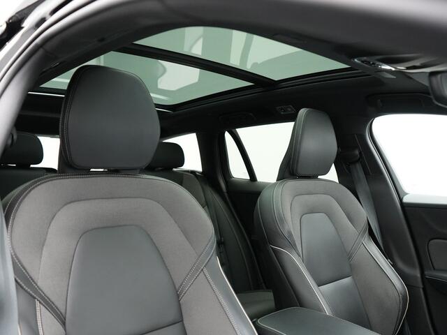 Volvo V60 T6 Recharge AWD R-Design Plug In Hybrid Dealer O.H. PHEV | Panodak | Lederen Sportstoelen Memory | Harman Kardon | Apple Carplay | Navigatie | Camera | L.M. 19" | DAB | Virtual |