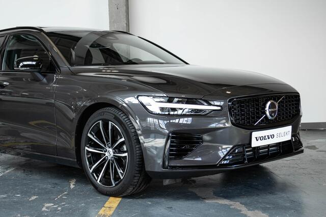 Volvo V60 T8 Plug-in hybrid AWD Ultra Bright | Head-up display | Adaptieve Cruise Control met Pilot Assist | Premium audio by Bowers & Wilkins | Elektrisch bedienbaar panoramisch schuif/-kanteldak | Elektrische voorstoelen met geheugen | 360° Parkeercamera | Park A