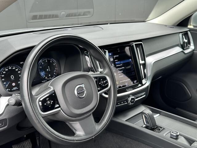 Volvo V60 2.0 B3 Momentum Advantage Adaptive Cruise / BLIS Dode hoek waarschuwing / Leer / verw. voorstoelen en stuurwiel / park assist V+A(-camera) / verw. voorruit / draadloos opladen telefoon