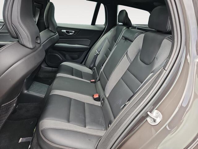 Volvo V60 2.0 T6 Plug-in hybrid AWD Plus Dark | Harman/Kardon Audio | 360 graden camera | Trekhaak | Sportstoelen |