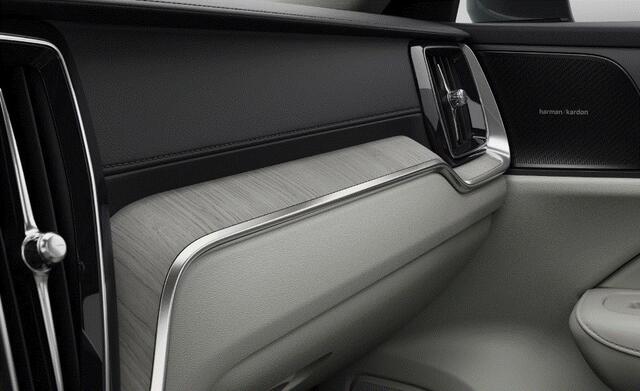 Volvo V60 T6 350PK Automaat Plug-in hybrid AWD Ultra Bright / Navigatie / Head Up Display / 360 Camera / Harman Kardon / Panorama Dak / Massage Stoelen /