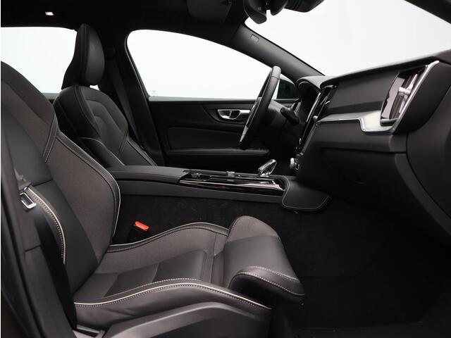 Volvo V60 T6 AWD Plug-in hybrid Plus Dark