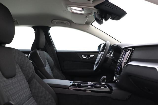 Volvo V60 T6 PLUG-IN HYBRID AWD ESSENTIAL EDITION -CLIMATE|19"|PARK-ASSIST