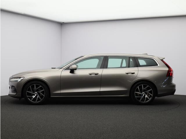 Volvo V60 2.0 T4 Momentum Pro / Trekhaak / Adapt. cruise / CarPlay / Park assist v+a+camera