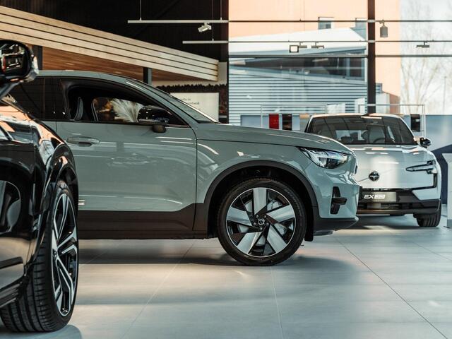 Volvo V60 T6 AWD Plug-in hybrid Plus Dark Automaat / Panoramadak / Trekhaak / 360* camera / Harman Kardon audio / Google Maps