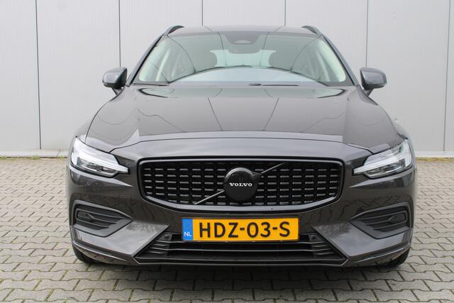 Volvo V60 B3 Essential Edition | Trekhaak | Stoelverwarming | Pilot Assist