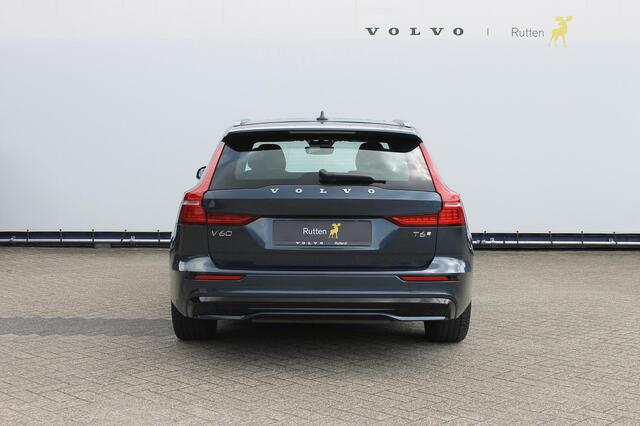 Volvo V60 T6 350PK Automaat Plug-in hybrid AWD Plus Dark Panoramisch schuif-kanteldak / Semi elektrisch wegklapbare trekhaak / Google infotainment / Verwarmbare voorstoelen en stuurwiel / Adaptieve cruise control