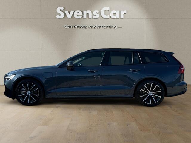 Volvo V60 2.0 T6 Plug-in hybrid AWD Plus Dark | Trekhaak | Panoramadak | Sportstoelen | Harman/Kardon |