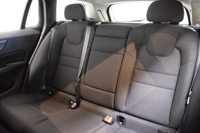 Volvo V60 2.0 B3 163pk AUT8 Momentum Business Adapt. Cruise/ Camera/ DAB/ Apple Carplay