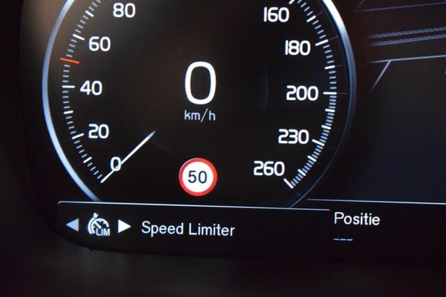 Volvo V60 2.0 B3 163pk AUT8 Momentum Business Adapt. Cruise/ Camera/ DAB/ Apple Carplay