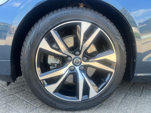 Volvo V60 2.0 B3 Essential Edition / Pack Climat / 18" 5 double spoke / Trekhaak semi elektrisch /