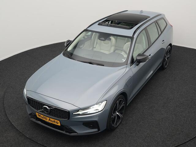 Volvo V60 T8 AWD Plus Dark Plug In Hybrid Thunder Grey 390pk Dealer O.H. Long Range PHEV | Panodak | Lederen Sportstoelen Memory | Pilot Assist | Google Assistant | Adaptive Cruise | Harman Kardon | Camera | Apple Carplay | Stoel & Stuurverwarming |