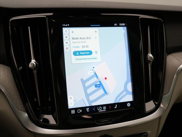 Volvo V60 T8 AWD Plus Dark Plug In Hybrid Thunder Grey 390pk Dealer O.H. Long Range PHEV | Panodak | Lederen Sportstoelen Memory | Pilot Assist | Google Assistant | Adaptive Cruise | Harman Kardon | Camera | Apple Carplay | Stoel & Stuurverwarming |