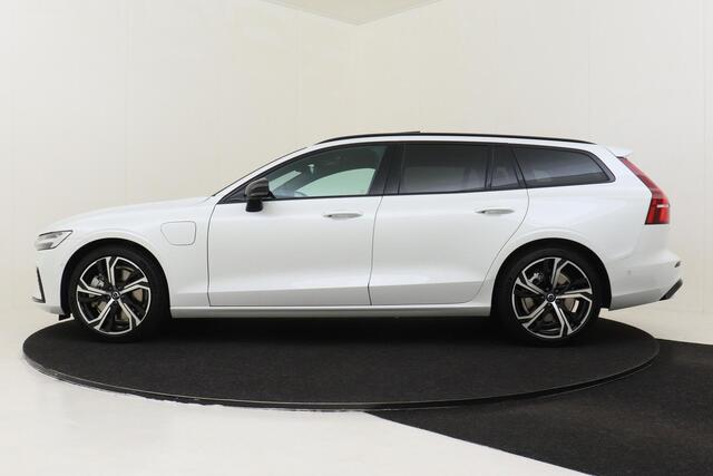 Volvo V60 T6 PLUG-IN HYBRID AWD ULTRA DARK -PANO.DAK|BOWERS&WILKINS|360°CAM|POWER-SEATS|19"|ADAP.LED