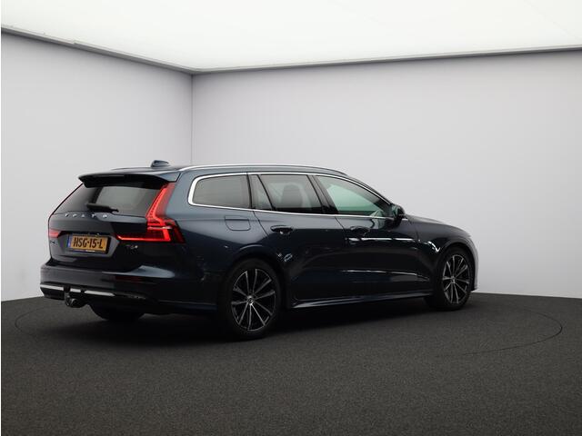 Volvo V60 T6 350PK Plug-in hybrid AWD Core Bright / Trekhaak / Exterior Stylingkit / 360 Camera / Lighting Pack / Keyless Entry / Full LED / BLIS / Elektrische Achterklep / Park Assist V+A /