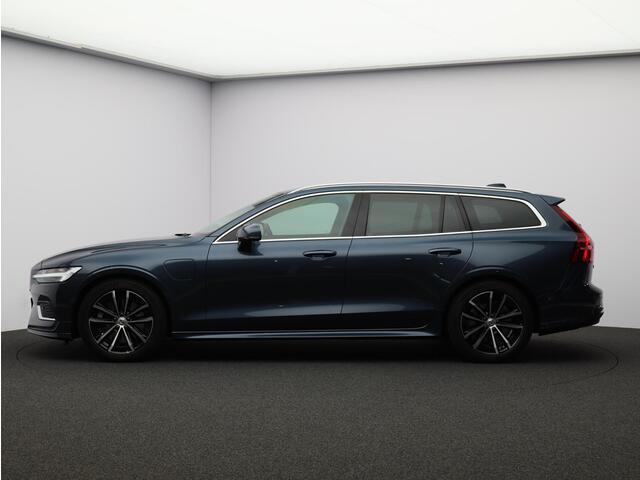 Volvo V60 T6 350PK Plug-in hybrid AWD Core Bright / Trekhaak / Exterior Stylingkit / 360 Camera / Lighting Pack / Keyless Entry / Full LED / BLIS / Elektrische Achterklep / Park Assist V+A /