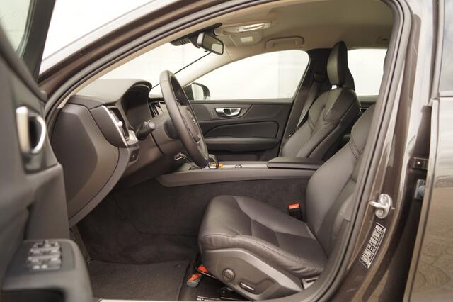 Volvo V60 2.0 B3 163pk Automaat Essential -LEER-LED-ECC-