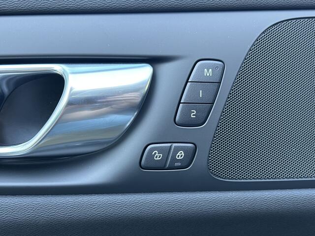 Volvo V60 T6 Aut. Plug-in hybrid AWD Plus Bright | Getint glas | Panoramadak