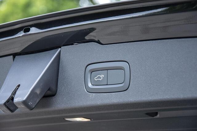 Volvo V60 2.0 T8 TWIN ENGINE AWD INSCRIPTION