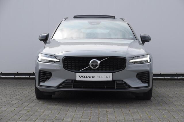 Volvo V60 T6 350PK Automaat Plus Dark / Adaptive cruise control / Elektrische stoelen / Harman Kardon audio / Trekhaak / Pilot assist / BLIS / Stoel en stuur verwarming / Elektrische achterklep / Parkeersensoren met 360 camera / Google infotainment