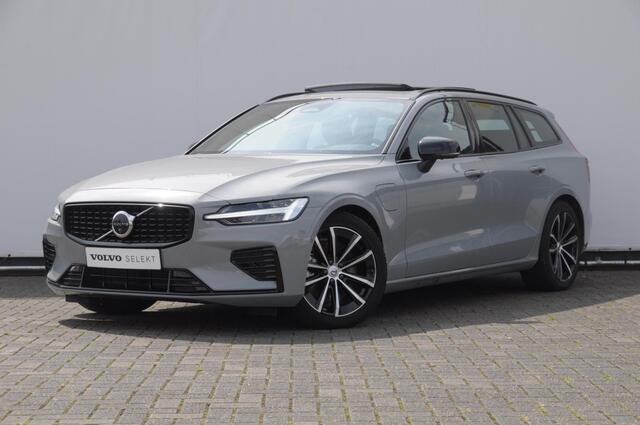 Volvo V60 T6 350PK Automaat Plus Dark / Adaptive cruise control / Elektrische stoelen / Harman Kardon audio / Trekhaak / Pilot assist / BLIS / Stoel en stuur verwarming / Elektrische achterklep / Parkeersensoren met 360 camera / Google infotainment