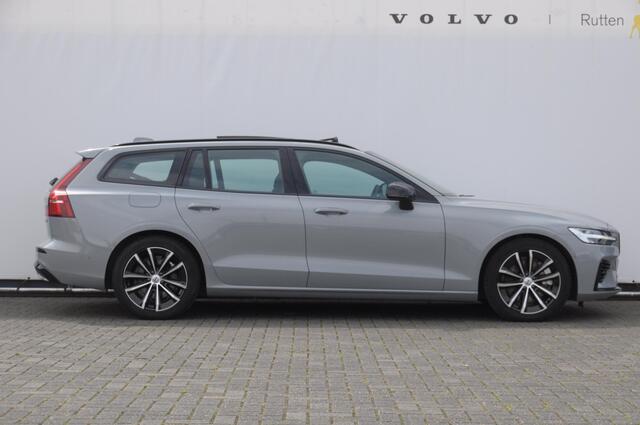 Volvo V60 T6 350PK Automaat Plus Dark / Adaptive cruise control / Elektrische stoelen / Harman Kardon audio / Trekhaak / Pilot assist / BLIS / Stoel en stuur verwarming / Elektrische achterklep / Parkeersensoren met 360 camera / Google infotainment