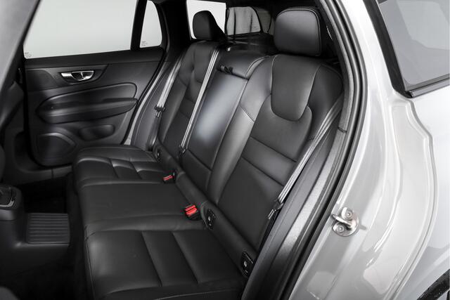 Volvo V60 2.0 T6 Plug-in hybrid AWD Ultra Dark 253 PK - Automaat | S/K-Panodak | Dig. Cockpit | Adapt. Cruise | Stoel-+Stuurverw. | PDC | 360 Camera | NAV + App. Connect | ECC | Elek. Klep | LM 19" | 9589