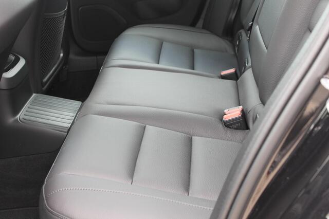 Volvo V60 T6 350PK Automaat Plug-in hybrid AWD Plus Dark Long Range / Google infotainment / Cruise Control / Lederen bekleding / Keyless entry / Elektrisch bedienbare voorstoelen met geheugen / Verwarmbare voorstoelen